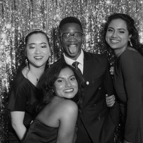 Meet your Posher, Sara - Picture 1 of 1